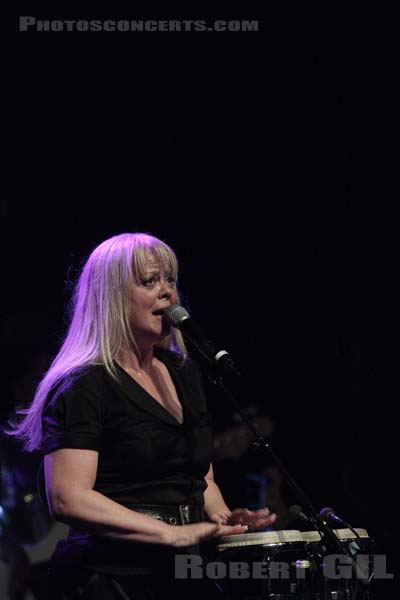 THE B-52'S - 2008-07-18 - PARIS - Le Bataclan - Cynthia Leigh Wilson